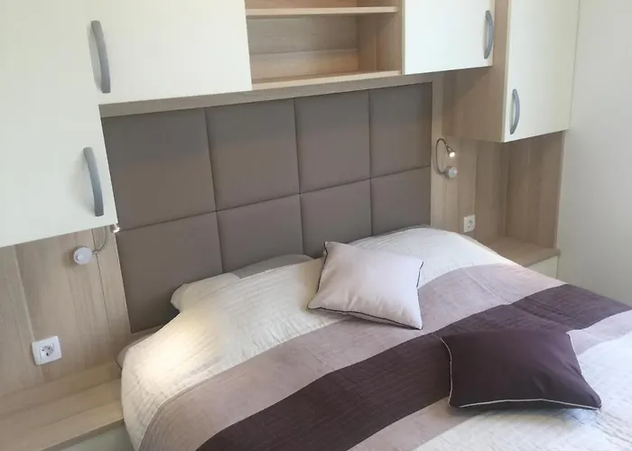 בית נופש Floating House - Arena 2 פולה