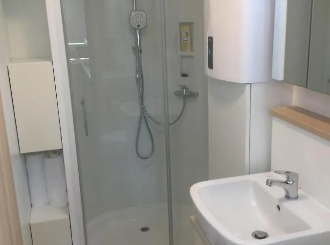 Floating House - Arena 2 * פולה