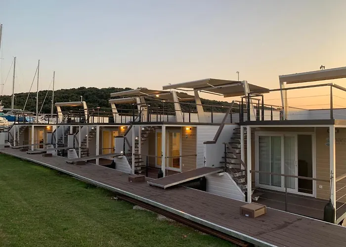 Floating House - Arena 2 度假居 普拉