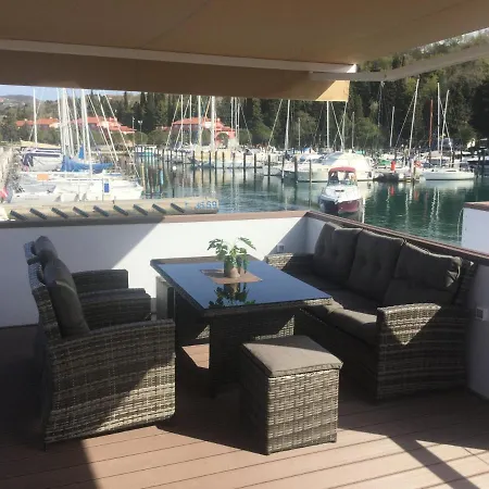 Ferienhaus Floating House - Arena 2 *