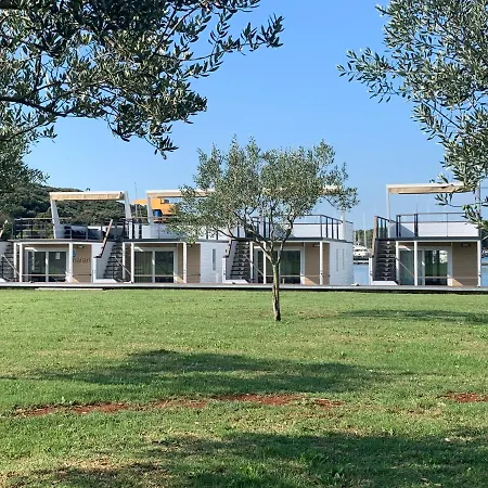 Floating House - Arena 2 Pula