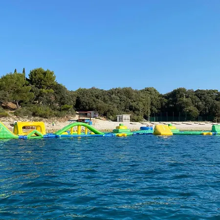 Floating House - Arena 2 Feriehus Pula