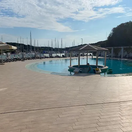 Ferienhaus Floating House - Arena 2 Pula