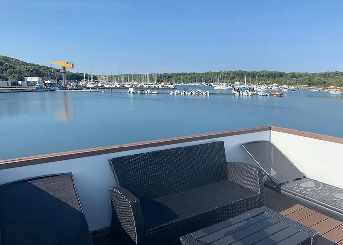 Floating House - Arena 2 Vakantiehuis