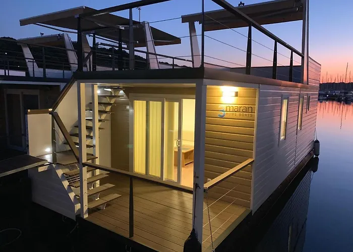 Floating House - Arena 2 * Pula