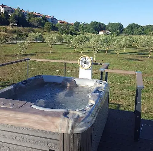 Floating House - Arena 2 * Pula